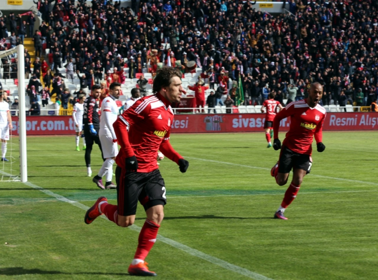 Yürü be Yiğidom Kim tutar seni (Sivasspor - Samsunspor) 3