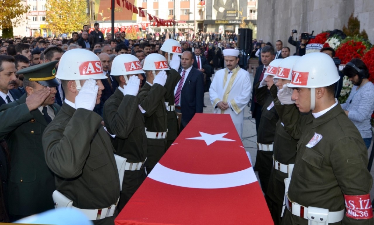 SANA DA BU YAKIŞIRDI ASLANIM 12