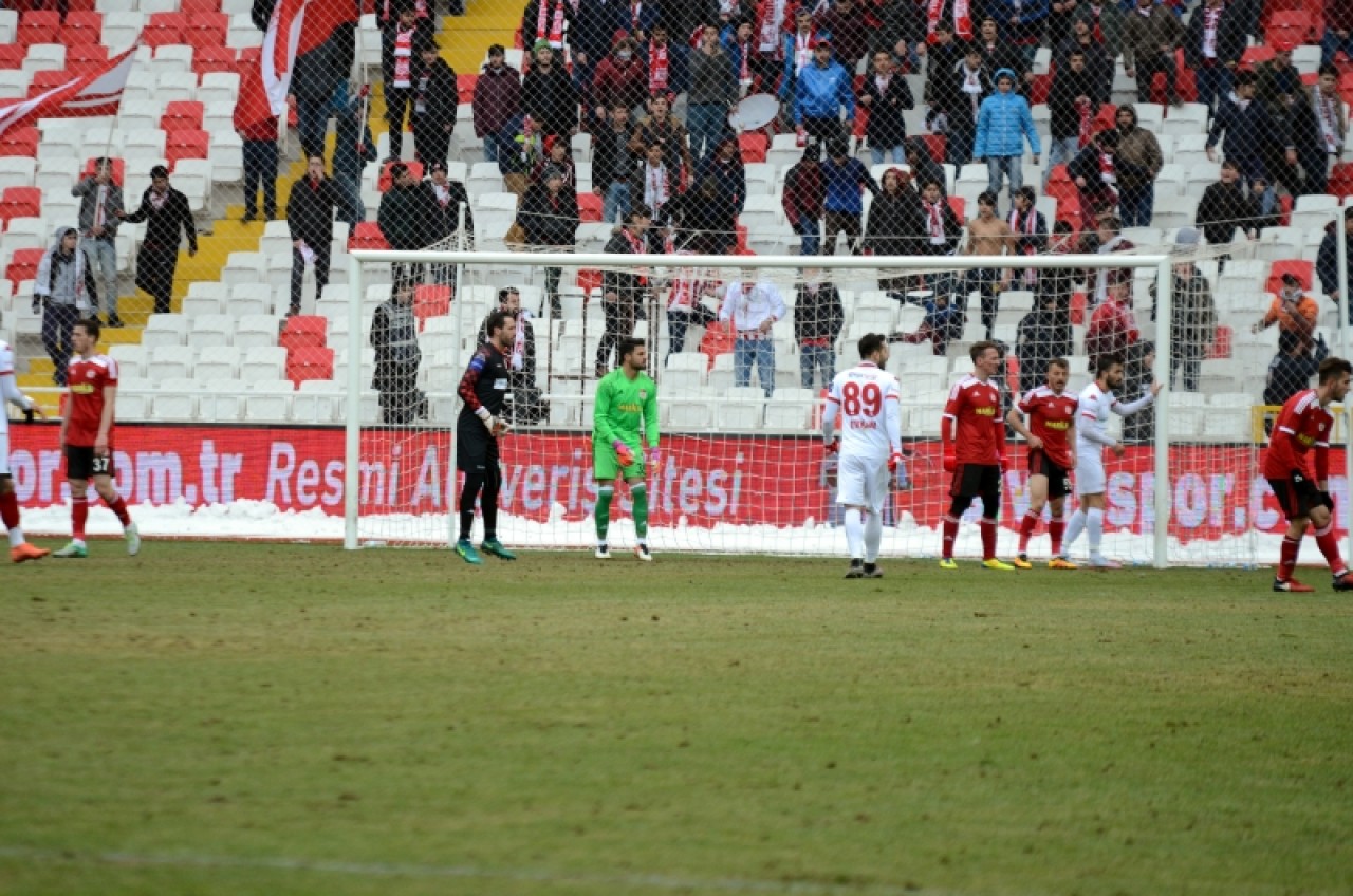 Yürü be Yiğidom Kim tutar seni (Sivasspor - Samsunspor) 49