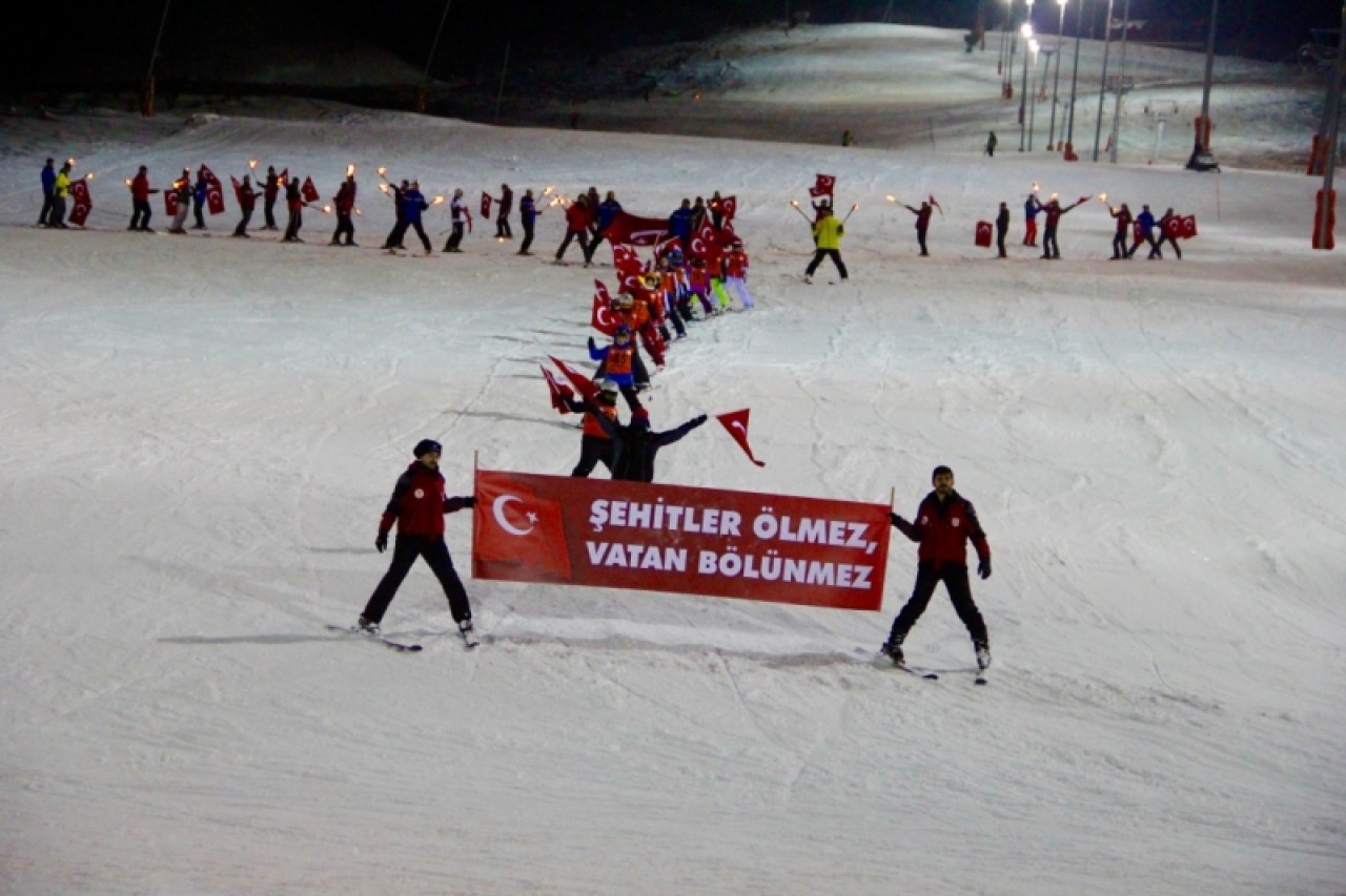 Yıldızdağı'nda gece kayak keyfi 16