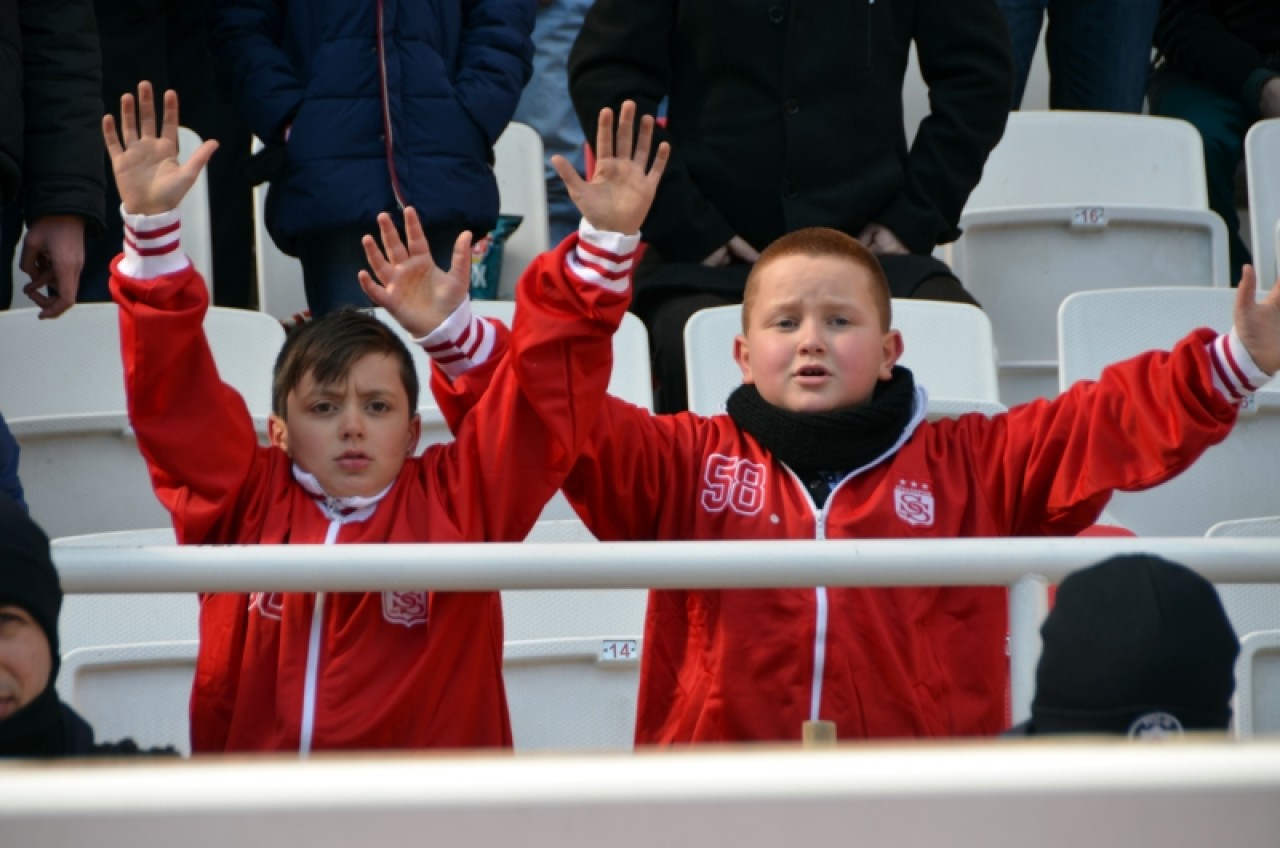 Yürü be Yiğidom Kim tutar seni (Sivasspor - Samsunspor) 9