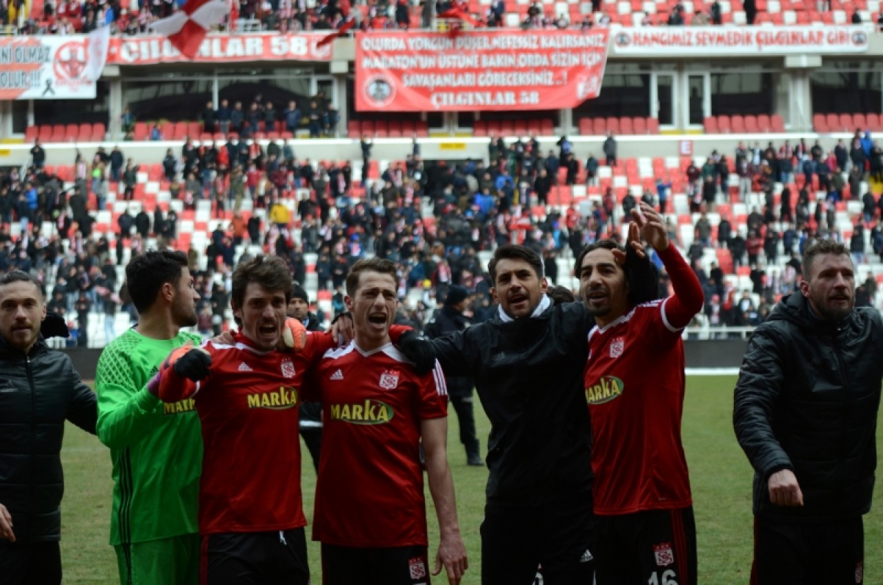 Yürü be Yiğidom Kim tutar seni (Sivasspor - Samsunspor) 52