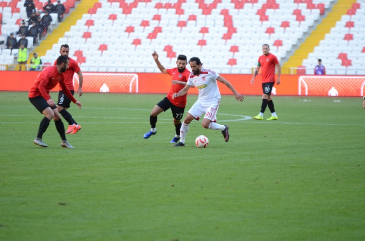 Galibiyet Çalışkan'a 12