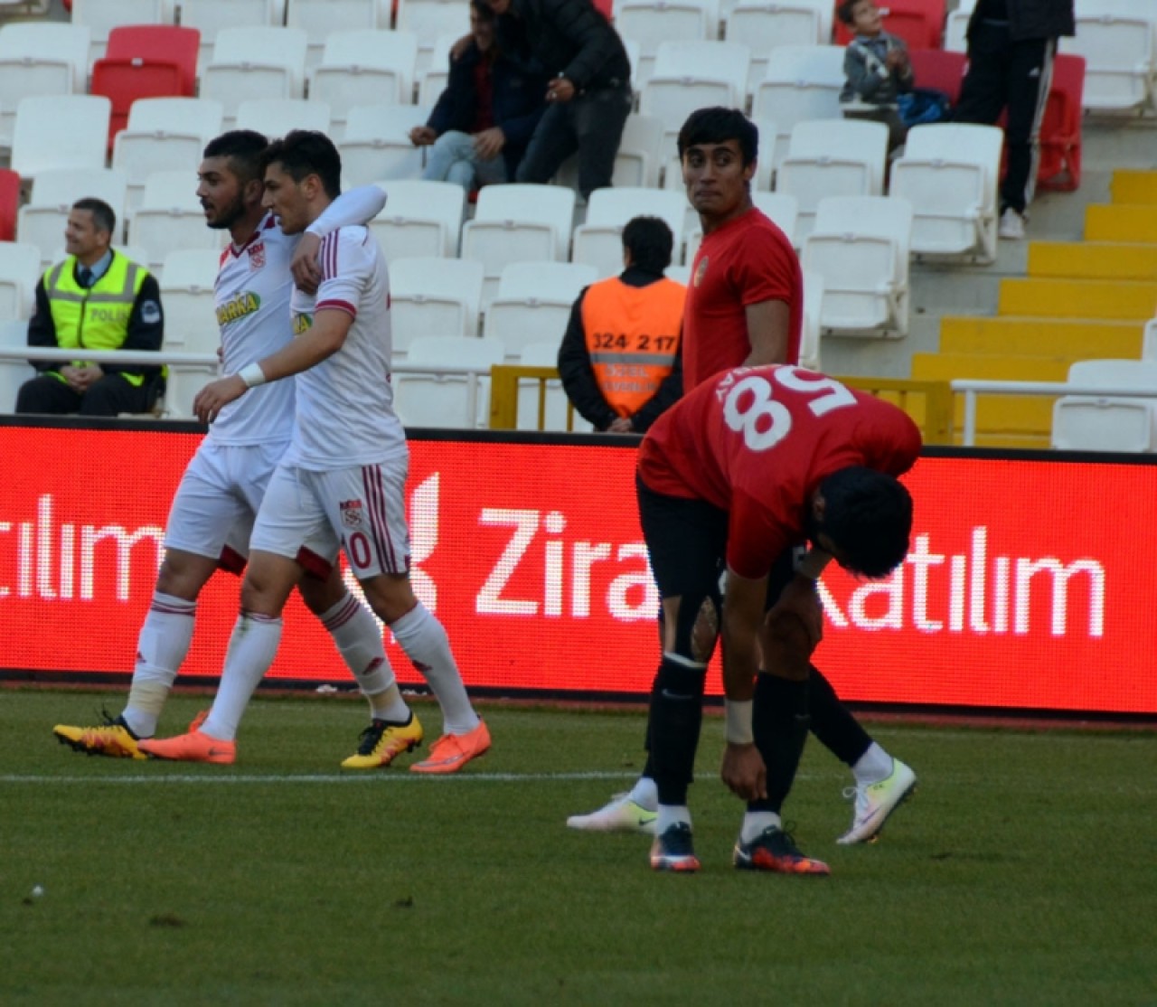 Galibiyet Çalışkan'a 8