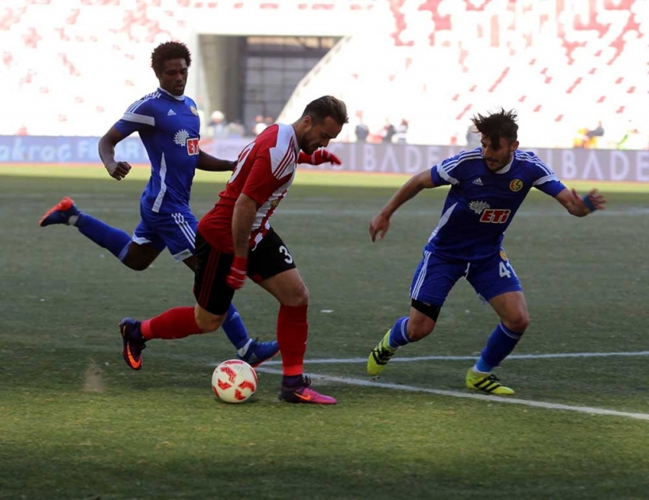 Sivasspor 2 - Eskişehirspor 0 6