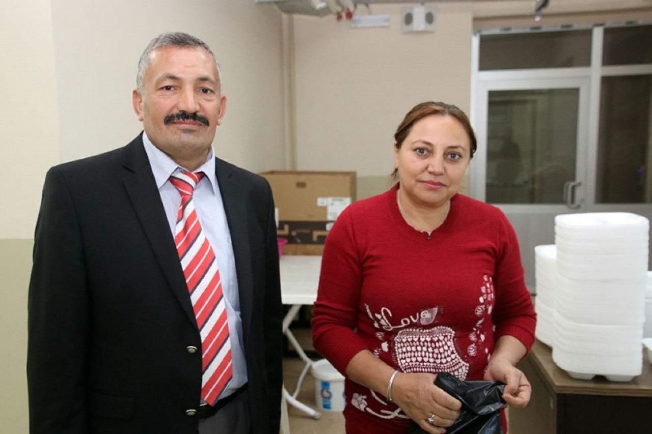 Okulun gönüllü annesi her işi yapıyor 1
