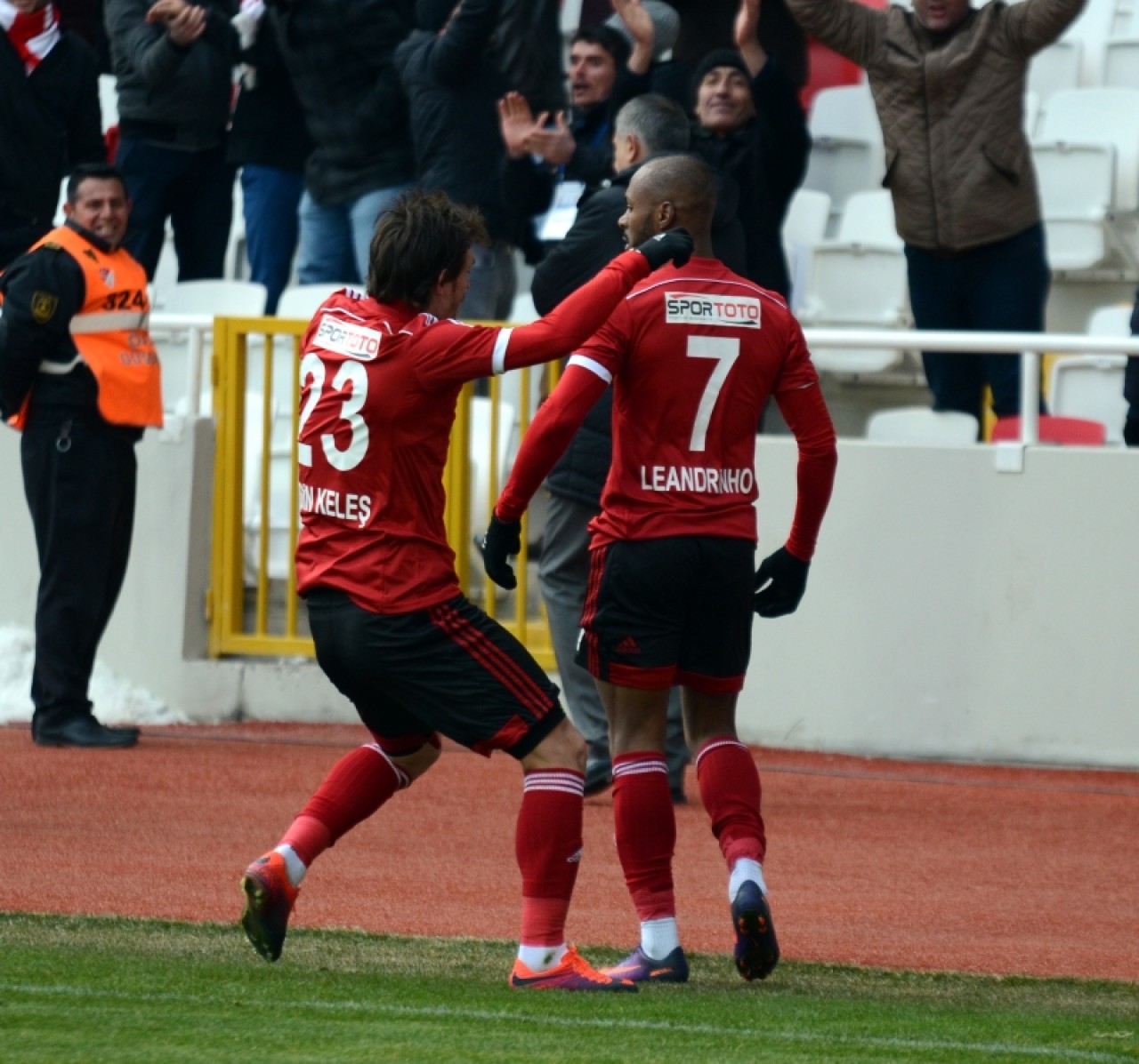 Yürü be Yiğidom Kim tutar seni (Sivasspor - Samsunspor) 38