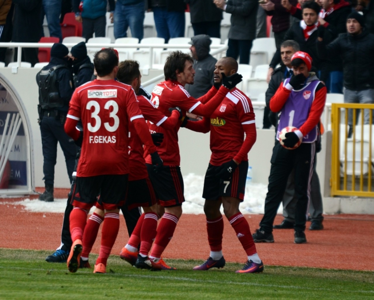Yürü be Yiğidom Kim tutar seni (Sivasspor - Samsunspor) 41