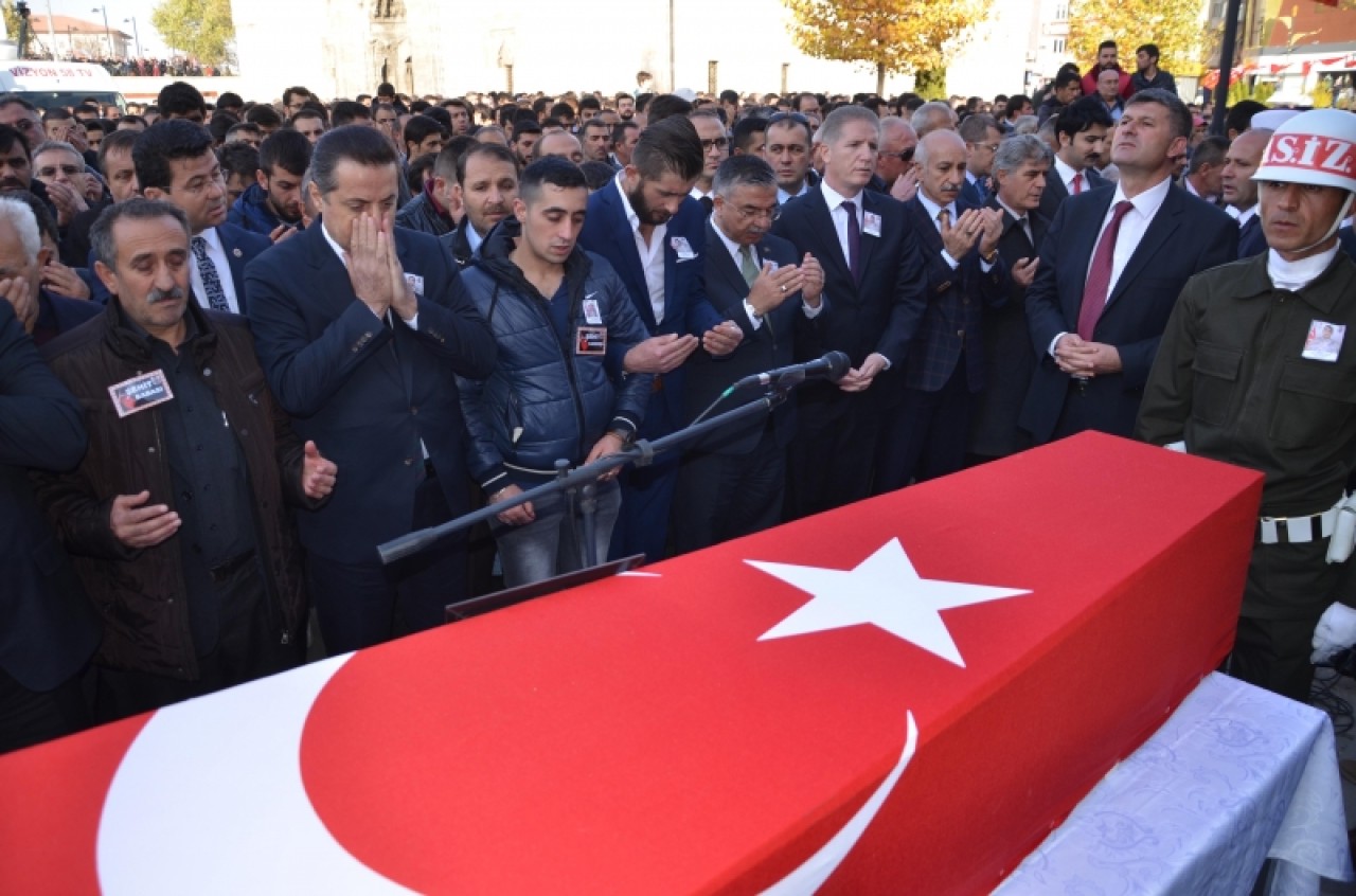 SANA DA BU YAKIŞIRDI ASLANIM 9