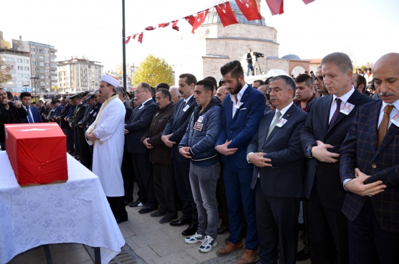 SANA DA BU YAKIŞIRDI ASLANIM 11