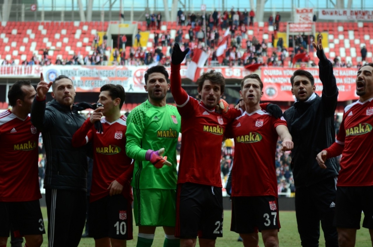 Yürü be Yiğidom Kim tutar seni (Sivasspor - Samsunspor) 53