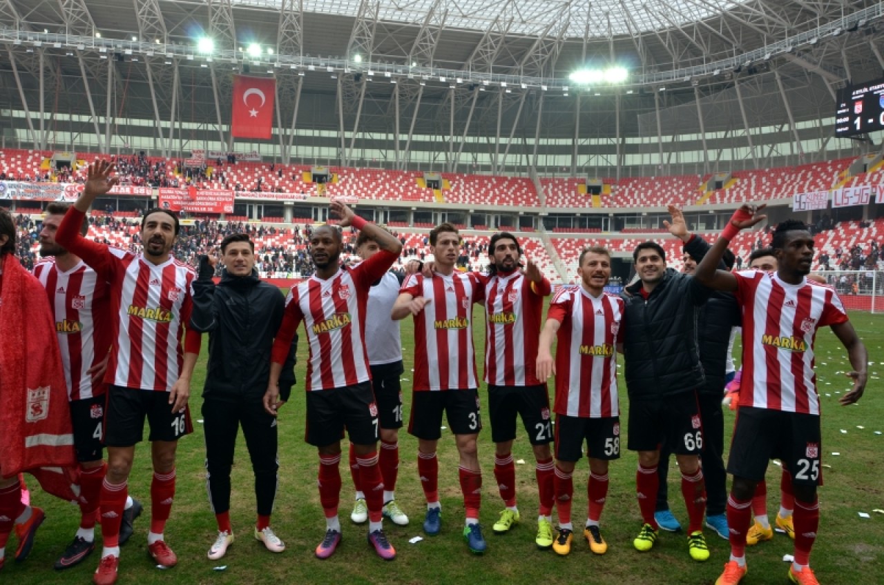 ŞARKIŞLA KÂHTA’YA KONUK OLUYOR 63