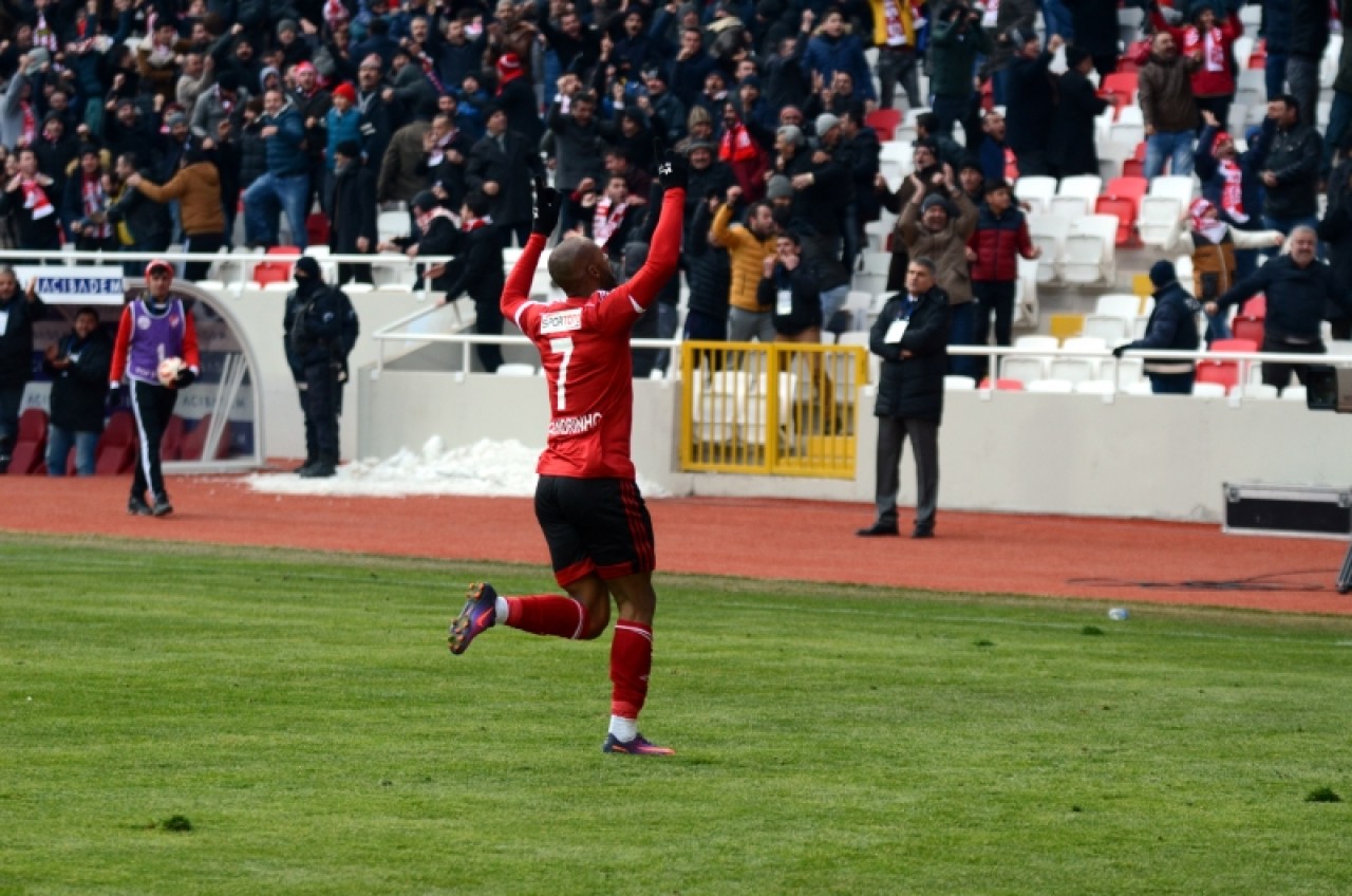 Yürü be Yiğidom Kim tutar seni (Sivasspor - Samsunspor) 32