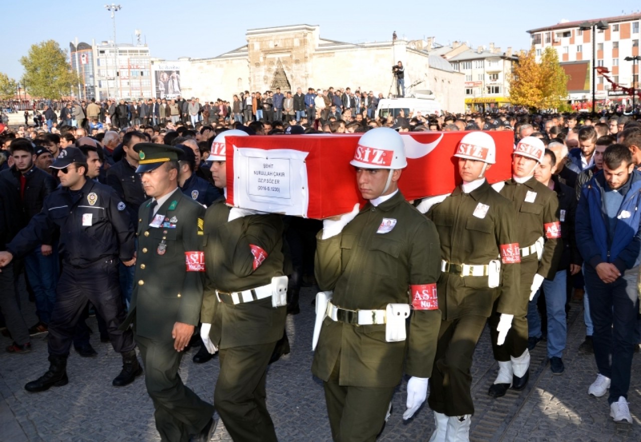 SANA DA BU YAKIŞIRDI ASLANIM 15