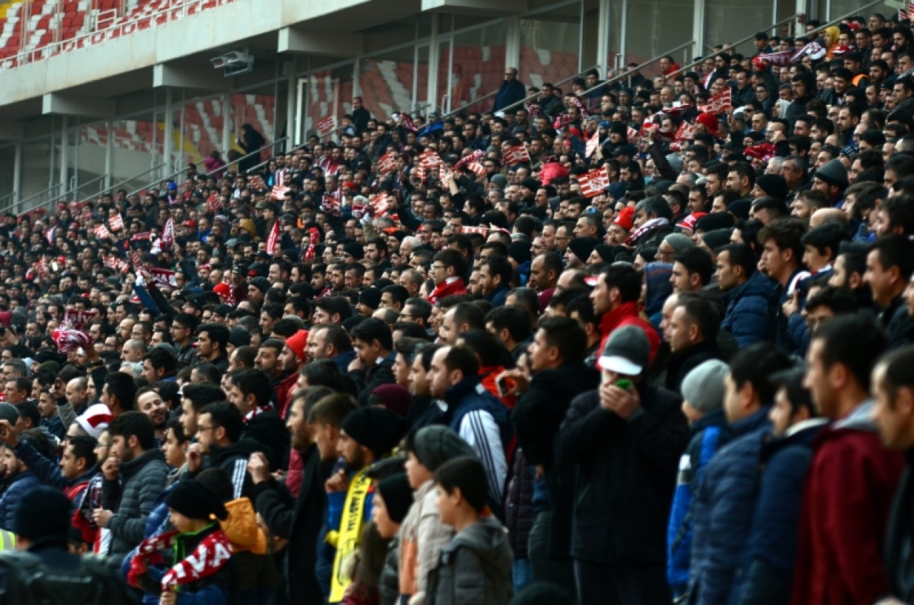 ŞARKIŞLA KÂHTA’YA KONUK OLUYOR 40