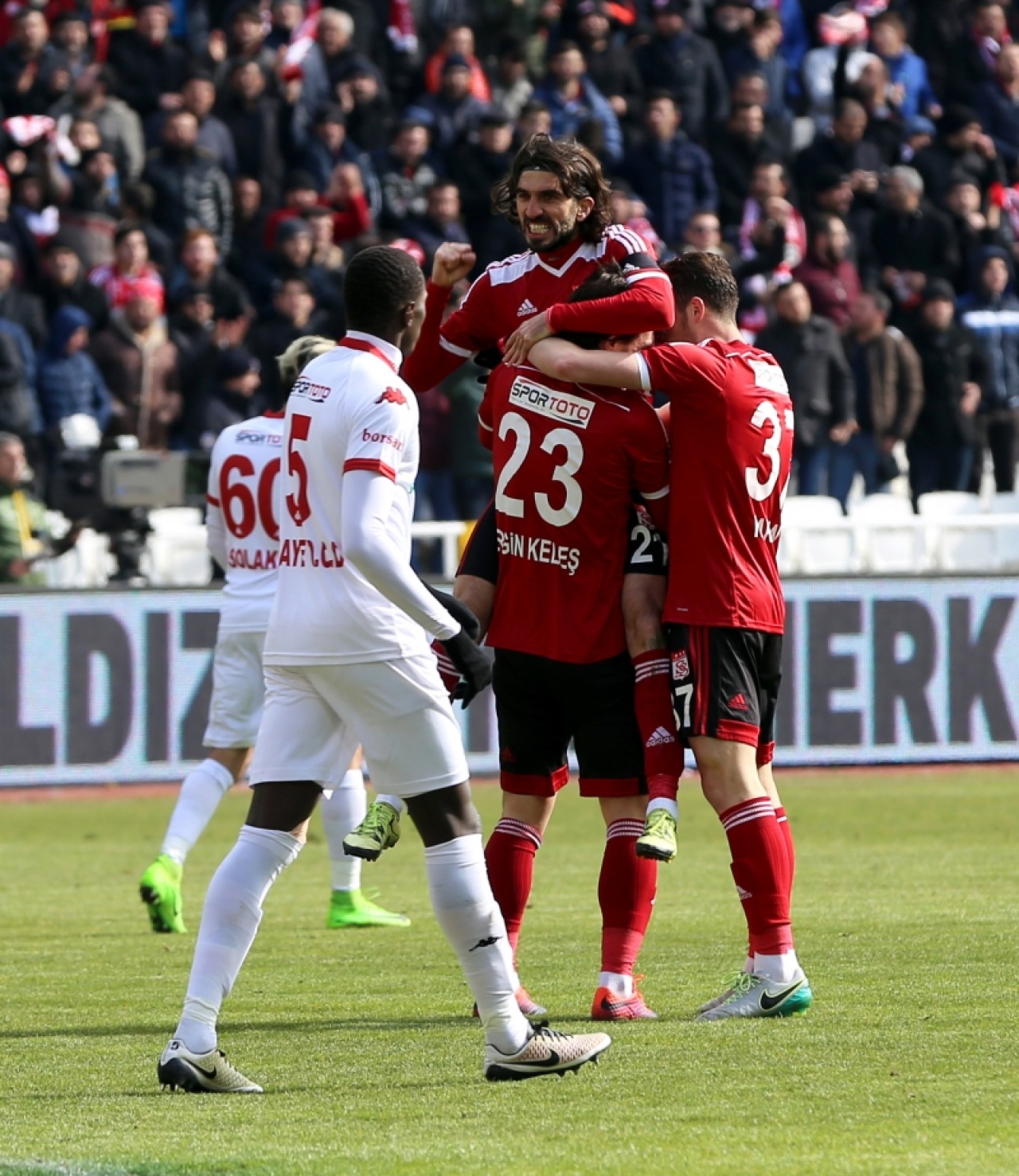 Yürü be Yiğidom Kim tutar seni (Sivasspor - Samsunspor) 10