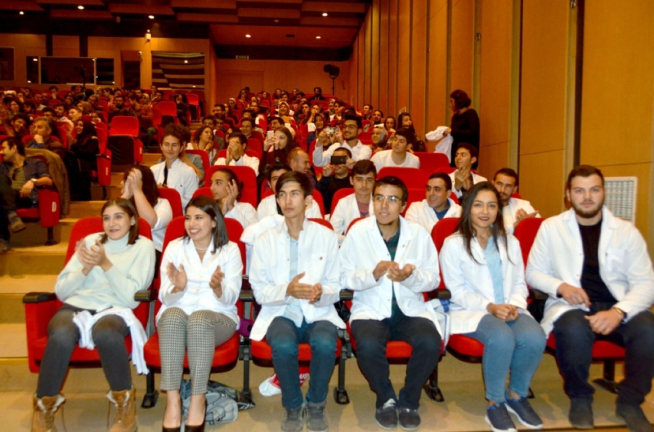 Önlüklerini giydiler 15