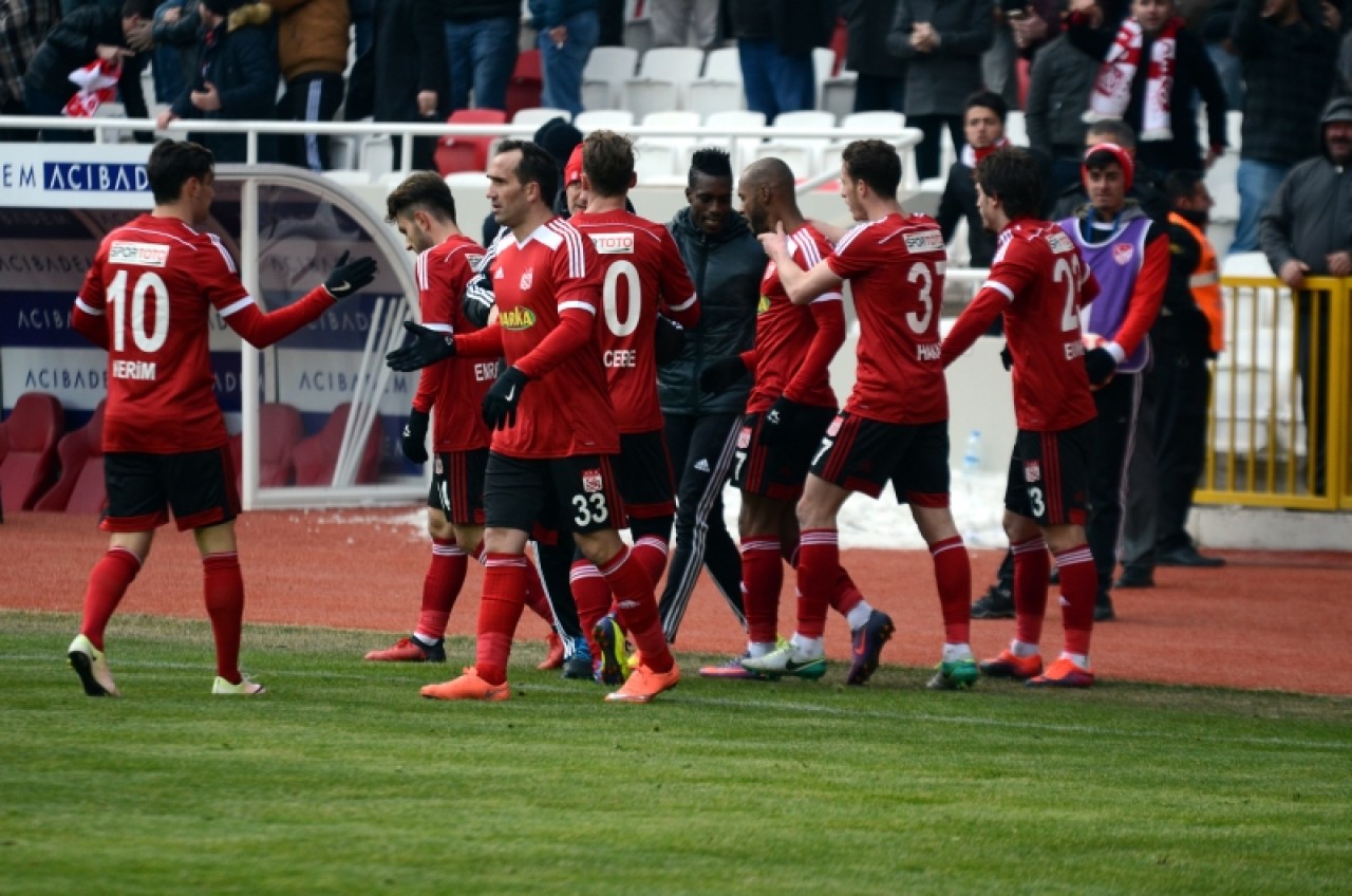 Yürü be Yiğidom Kim tutar seni (Sivasspor - Samsunspor) 46