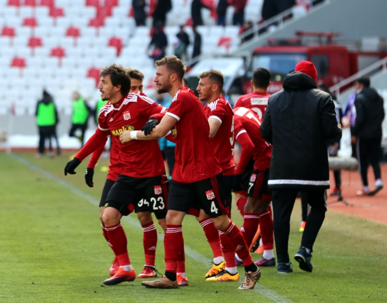 Yürü be Yiğidom Kim tutar seni (Sivasspor - Samsunspor) 4