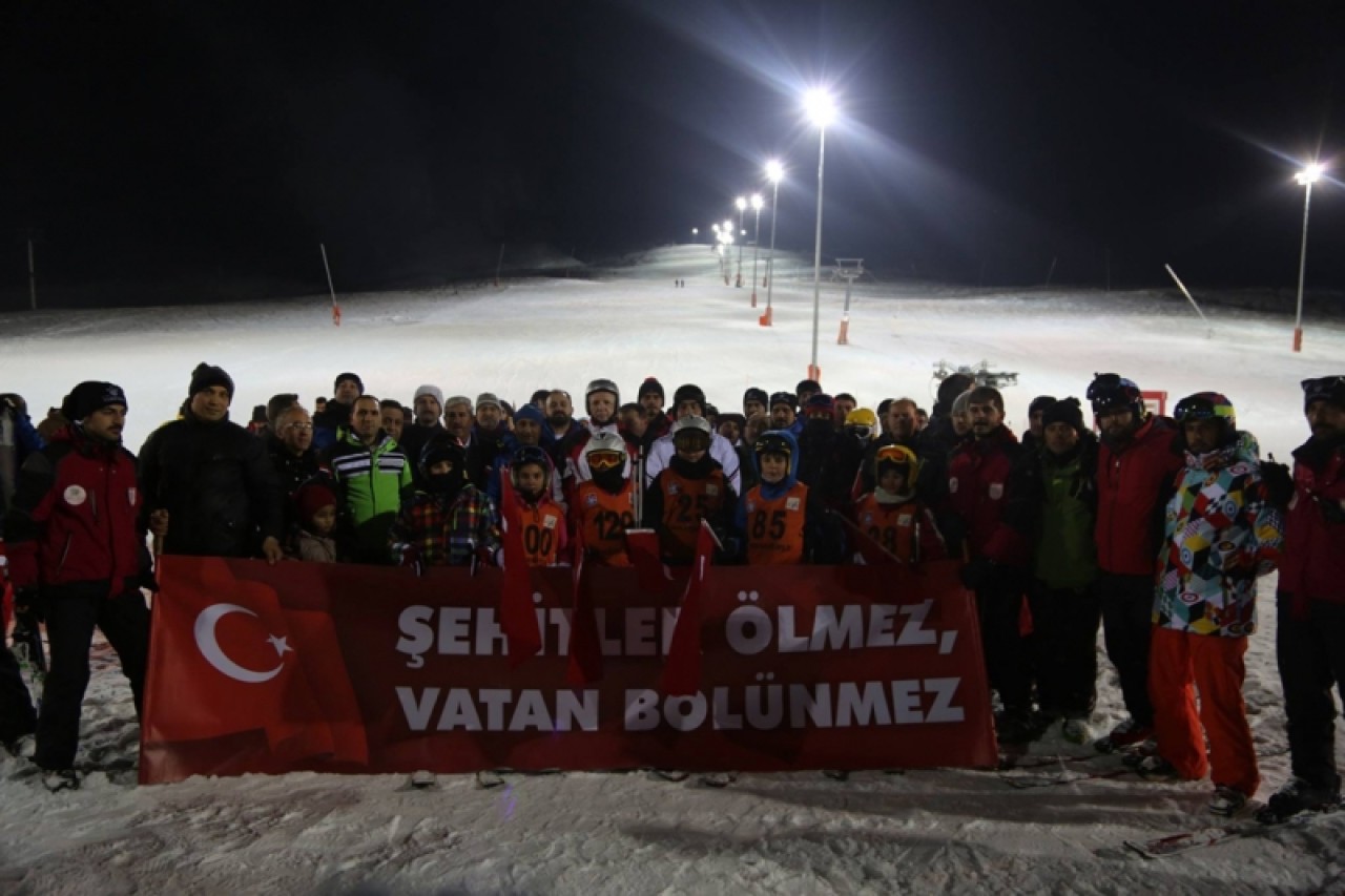 Yıldızdağı'nda gece kayak keyfi 10