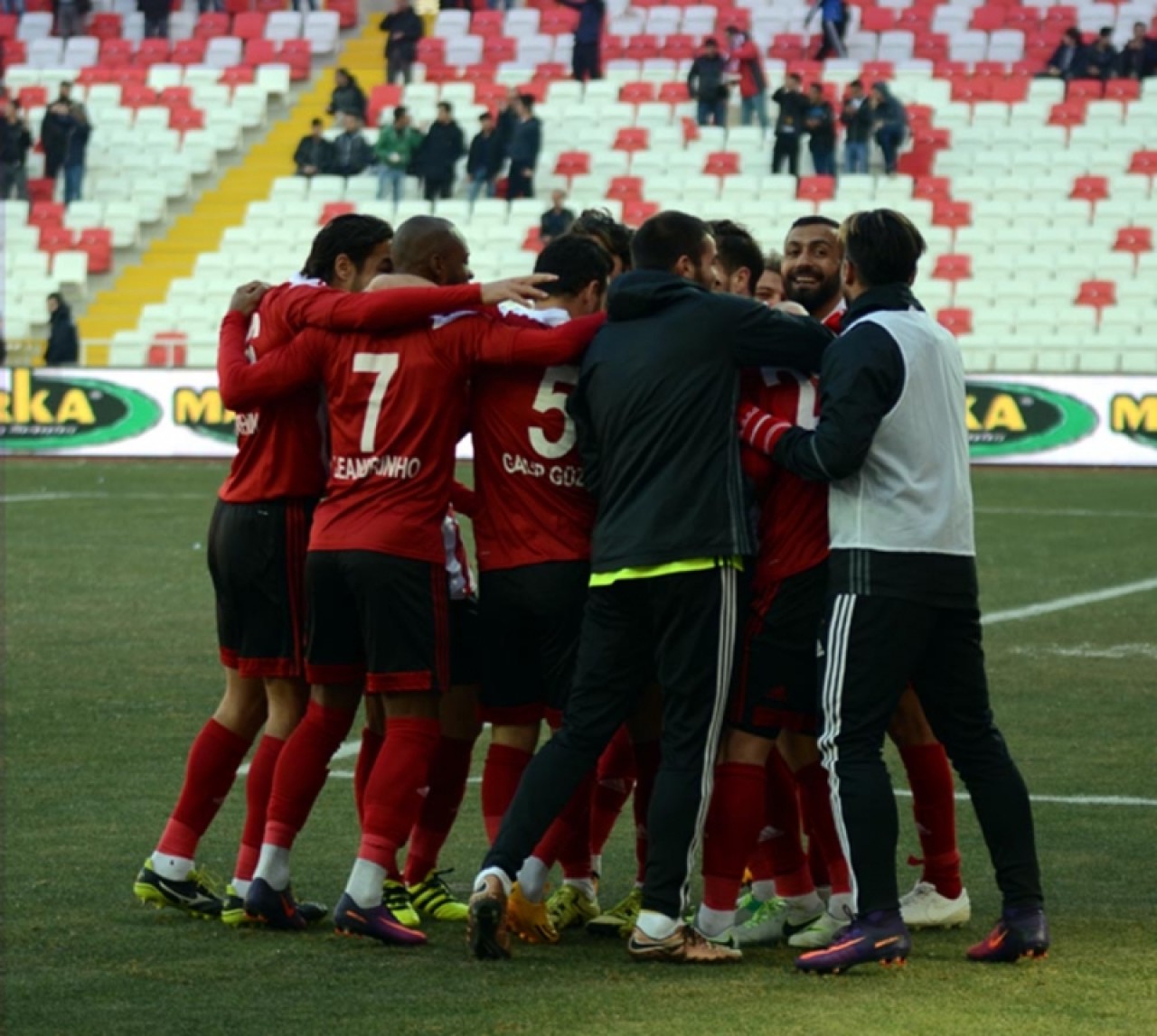 Sivasspor 2 - Eskişehirspor 0 8