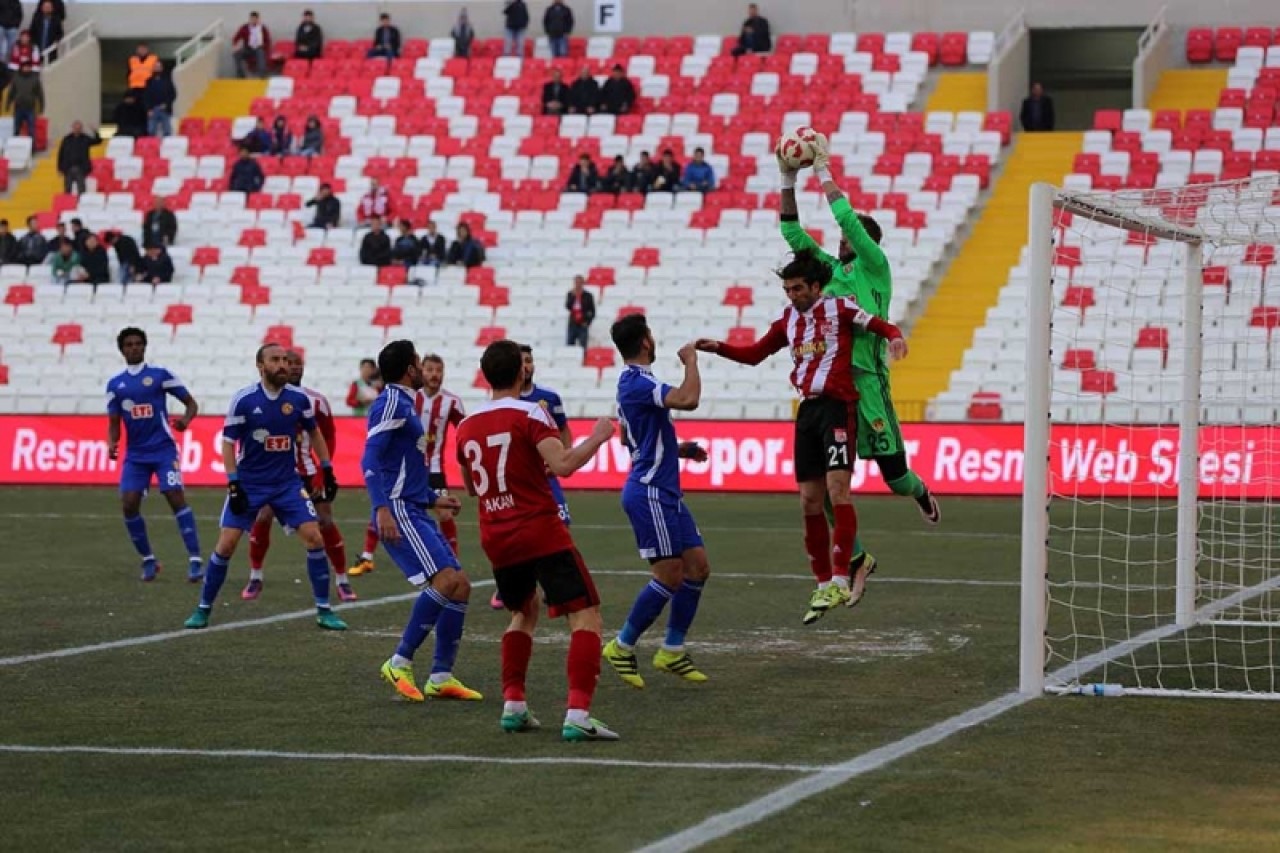 Sivasspor 2 - Eskişehirspor 0 3
