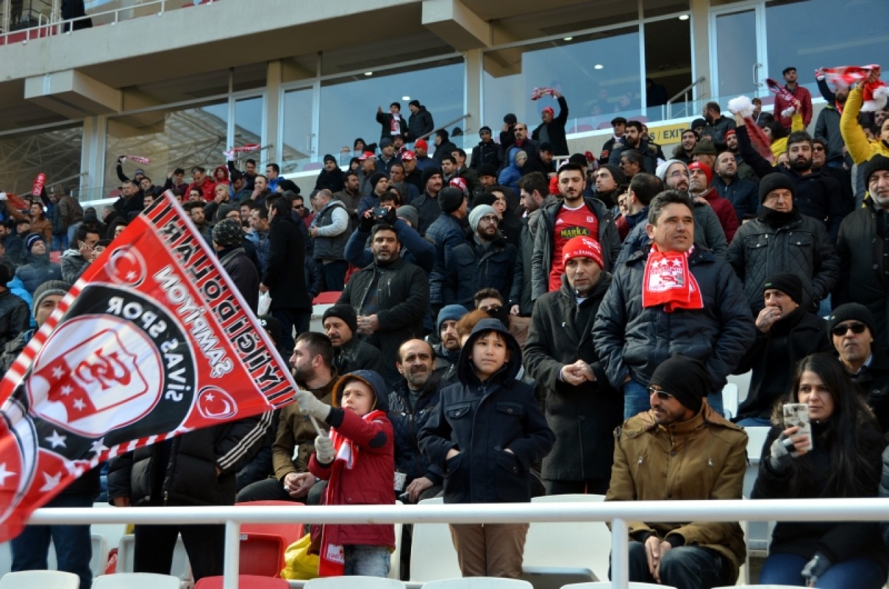 Yürü be Yiğidom Kim tutar seni (Sivasspor - Samsunspor) 11