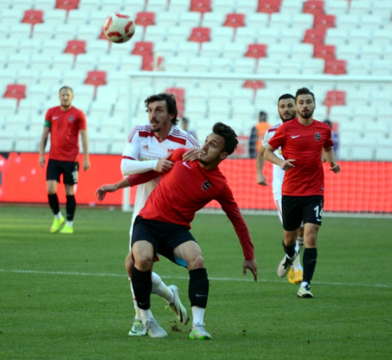 Galibiyet Çalışkan'a 13
