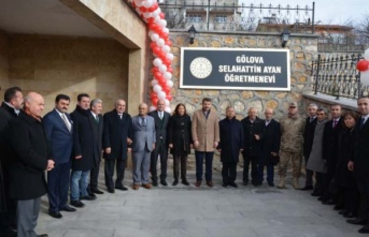 Öğretmen evi hizmete açıldı