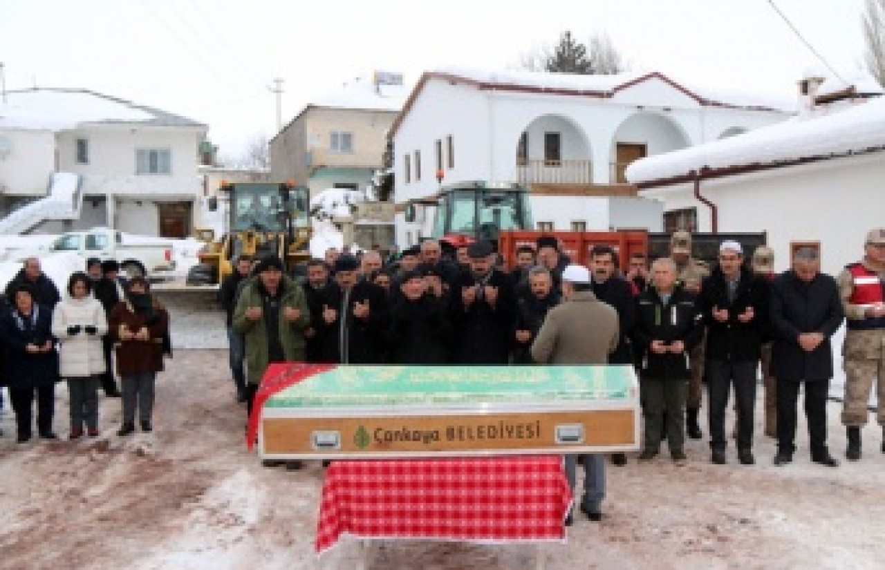 Başer,  son yolculuğuna uğurlandı