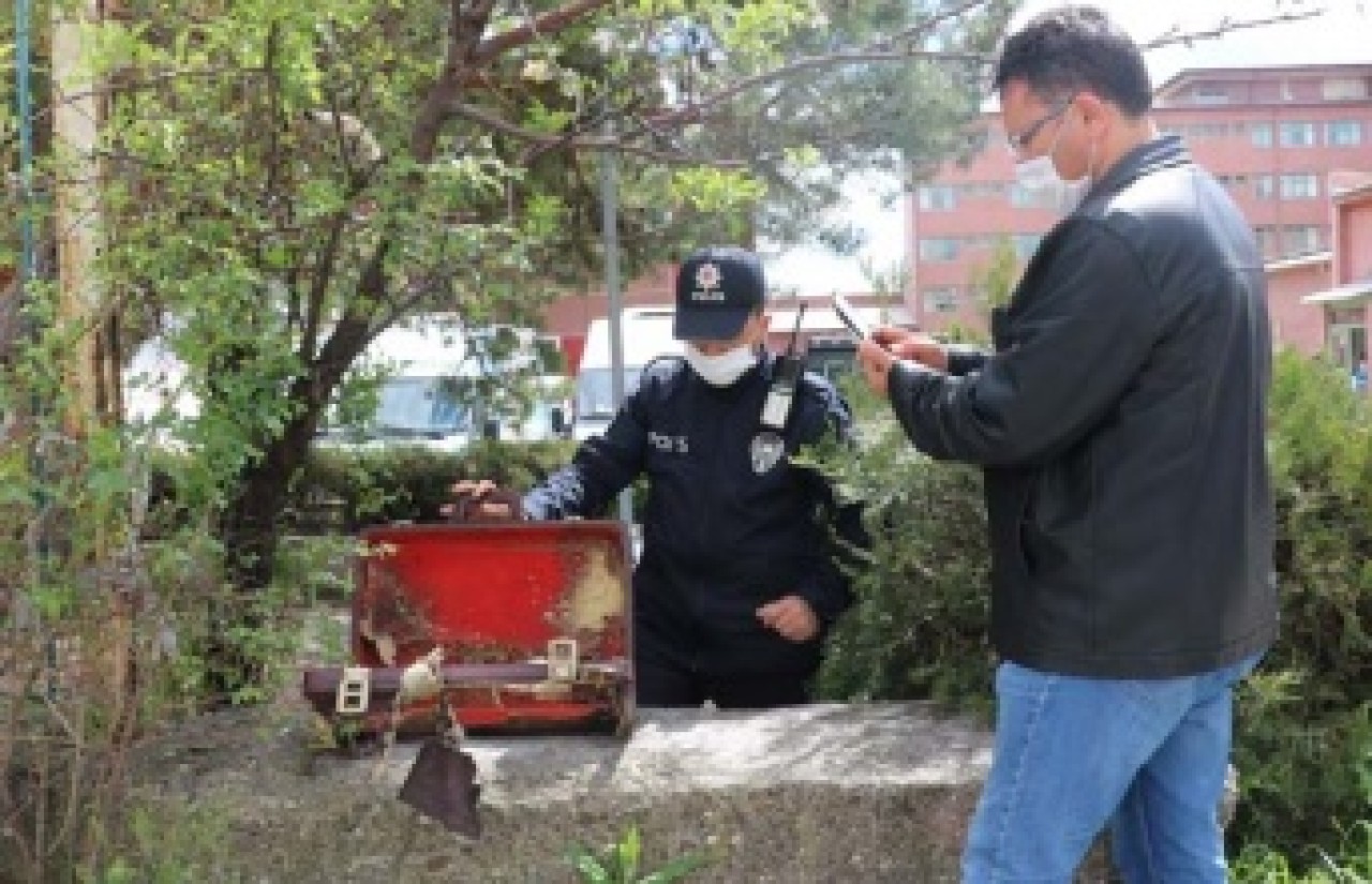 Şüpheli çanta polisi  alarma geçirdi