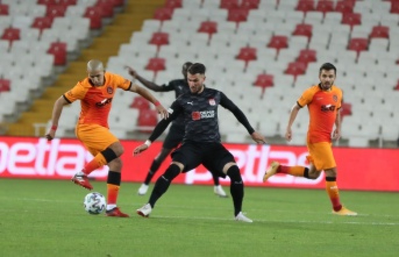 ESKİ TAKIMLARINA KARŞI