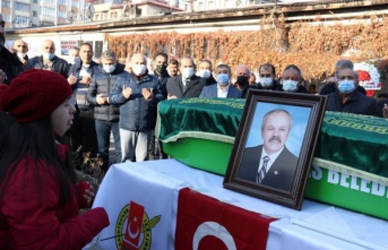 Son yolculuğuna  uğurlandı