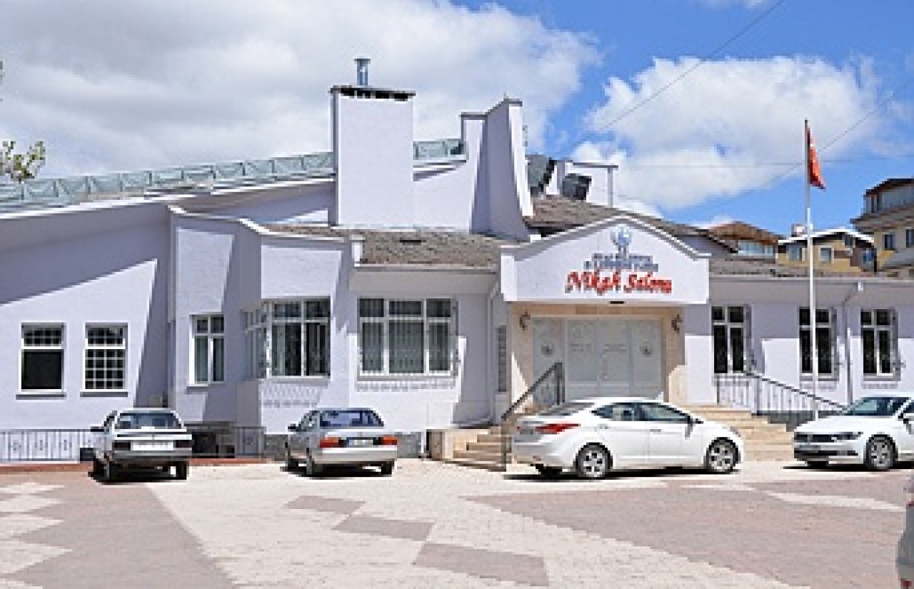 Nikah salonu  dolup taşıyor