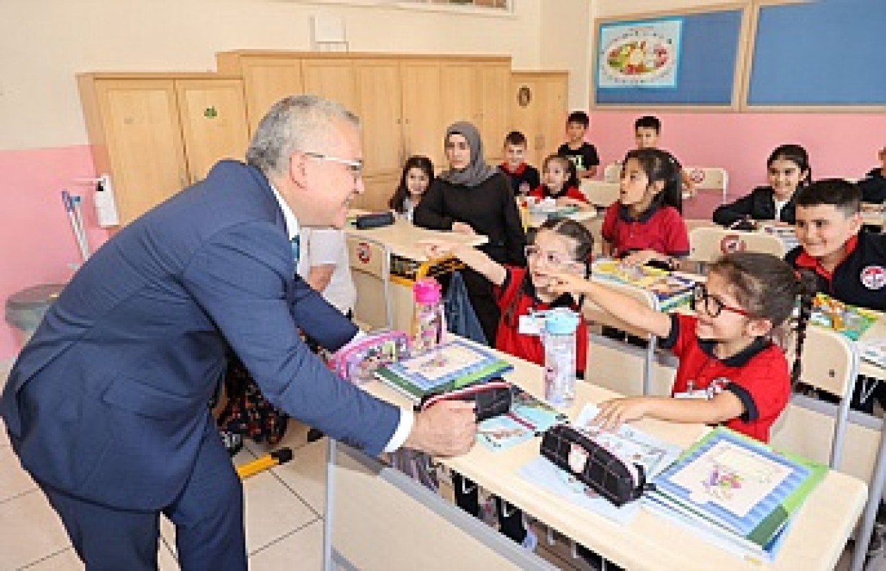 KÜTÜPHANESİZ  OKUL KALMADI