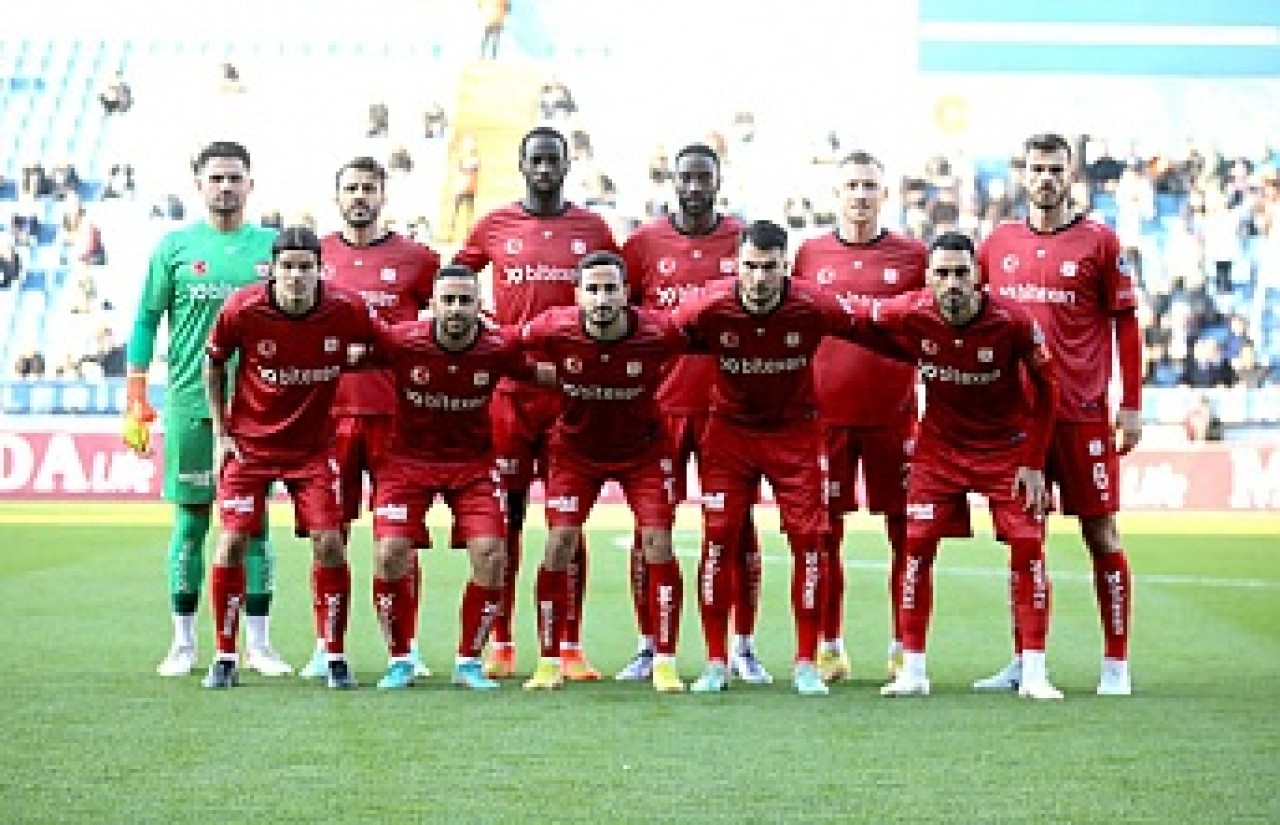 SÜPER LİGDE 575 MAÇ OYNADI