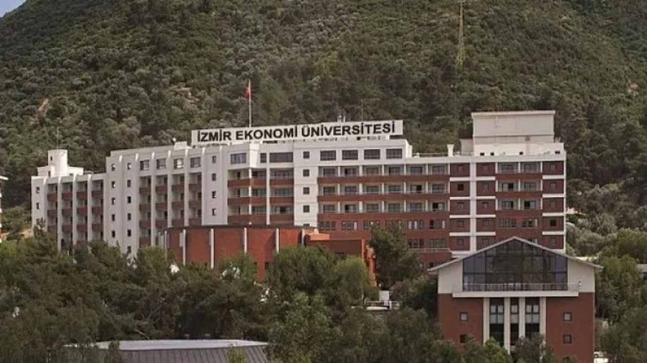 İzmir Ekonomi Üniversitesi 7 Öğretim Üyesi alıyor