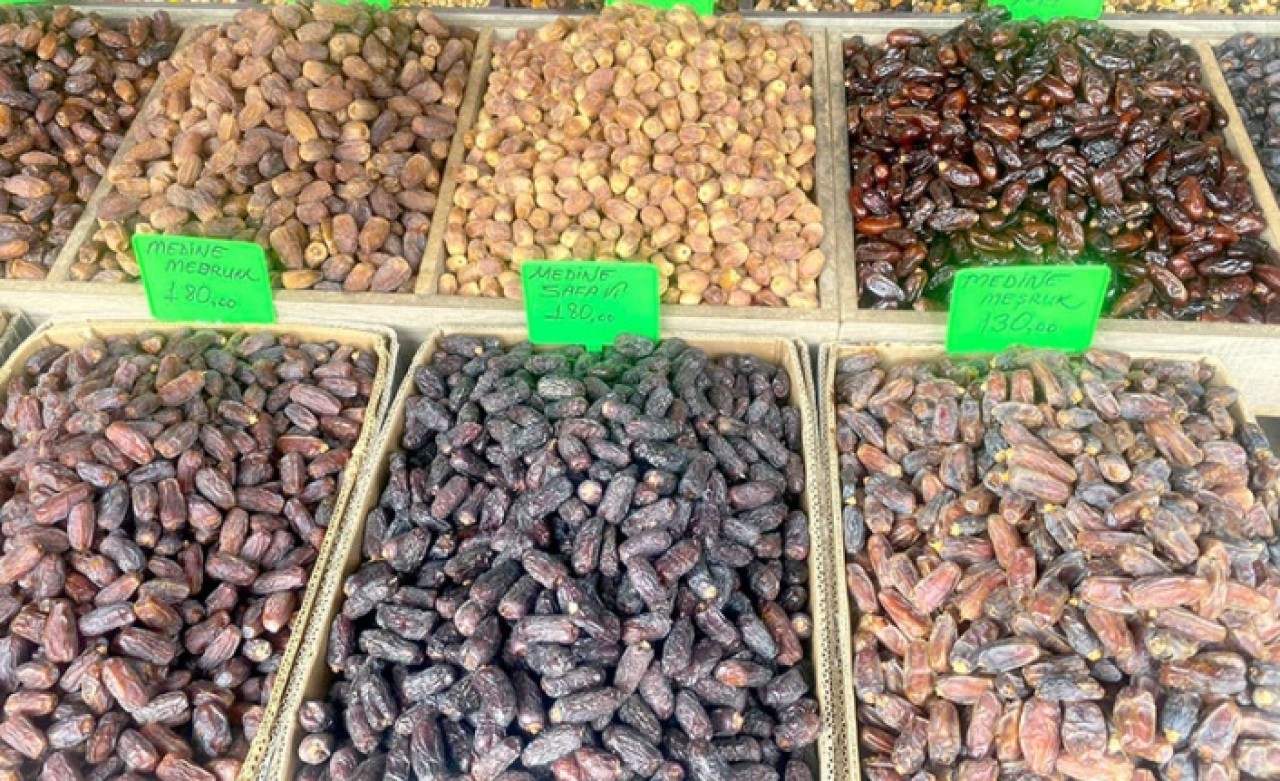 MEDİNE HURMASI YÜZDE YÜZ ZAMLANDI
