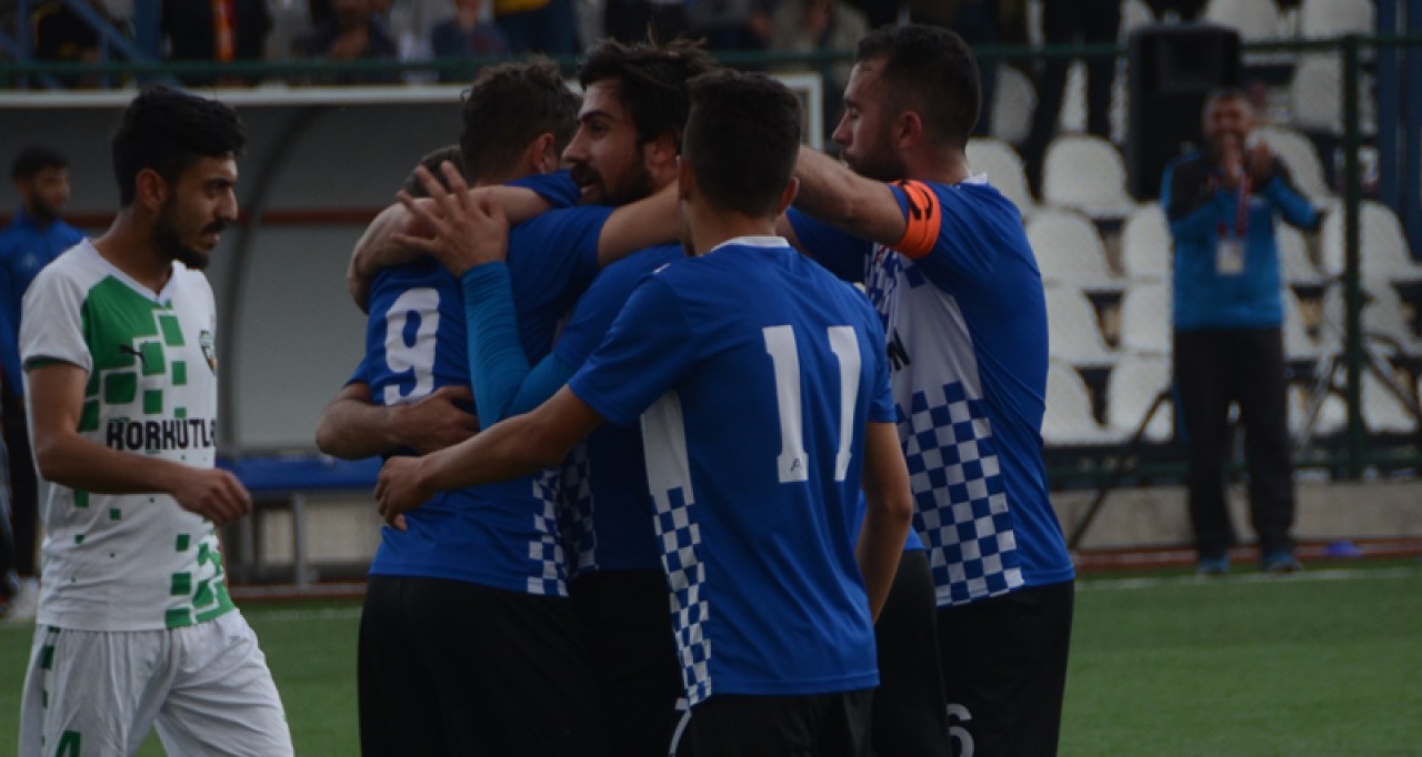 BAL’DA GÖZLER GAZİKENT STADYUMU’NDA