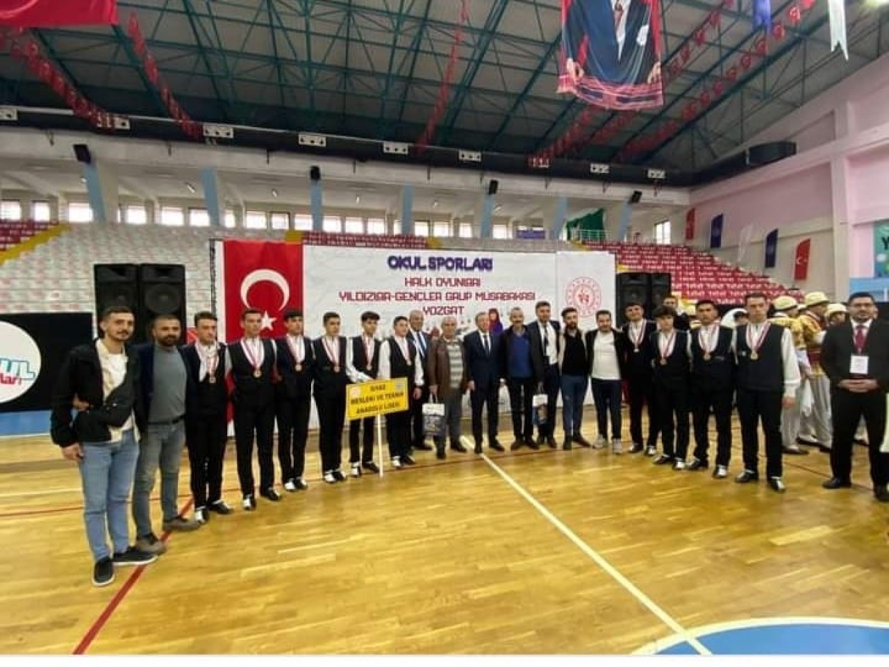 MESLEK LİSESİ ŞAMPİYON