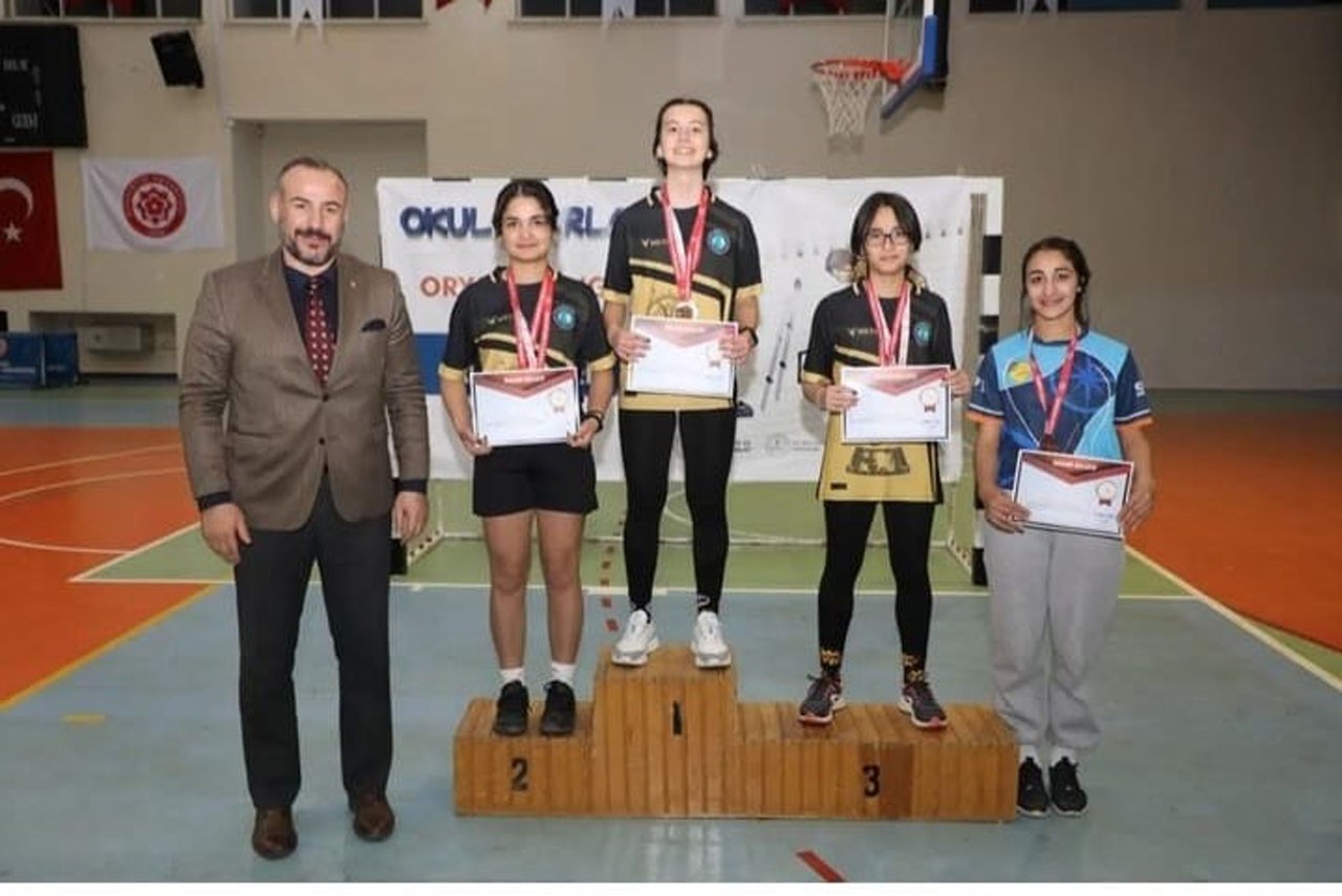 ÜNİVERSİTE EV SAHİPLİĞİ YAPTI