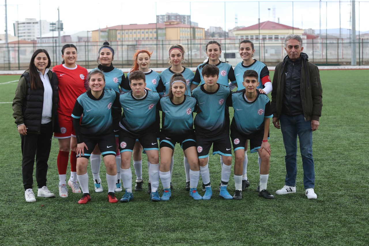 İLK PUANLARINI KAYBETTİ