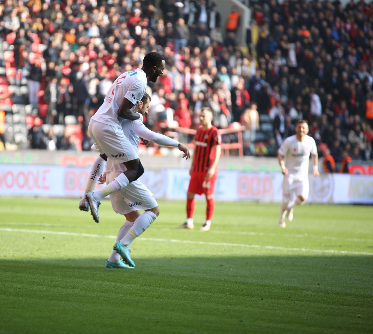 TEK GOL CANER’DEN