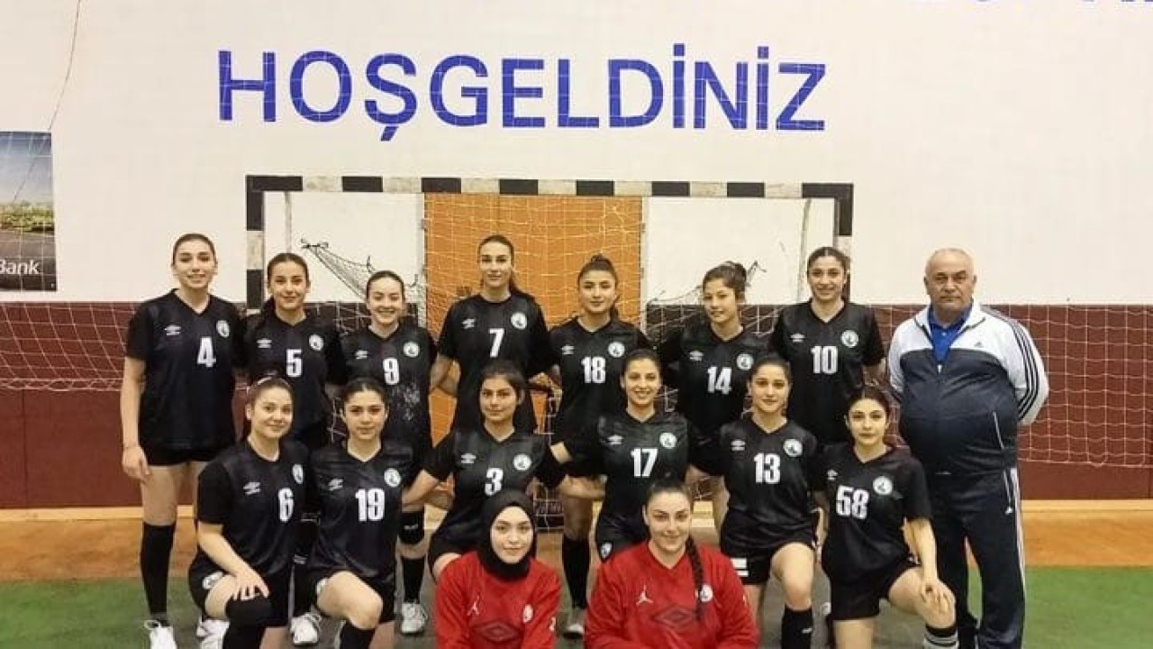 KIZLARDA PAROLA GALİBİYET