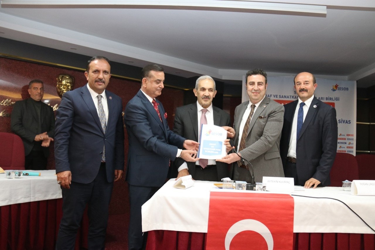 “BİZİM GÜNDEMİMİZ SİVAS”