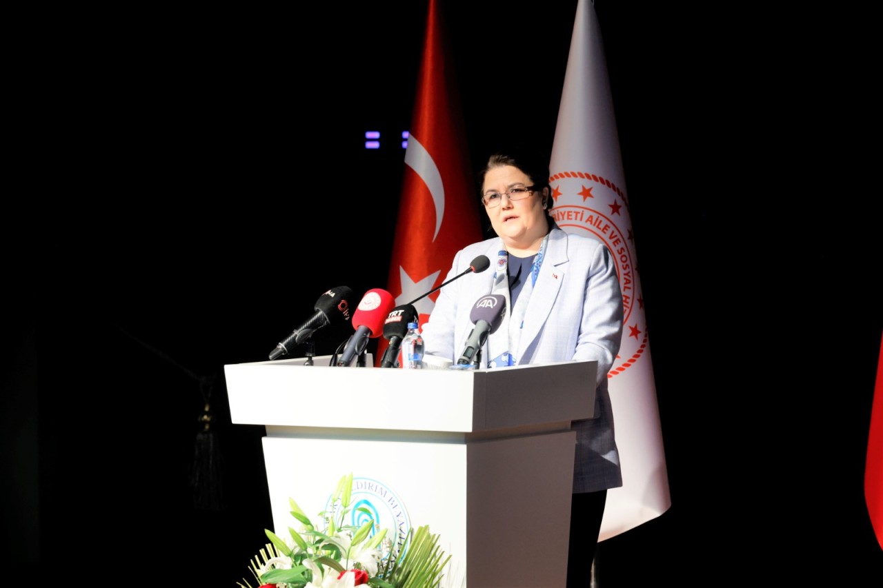 TÜRK DÜNYASI TEK VÜCUT