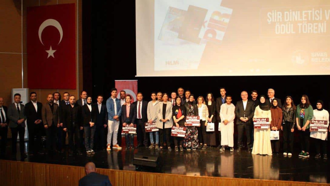 ÖĞRENCİLERE ÖDÜL VERİLDİ