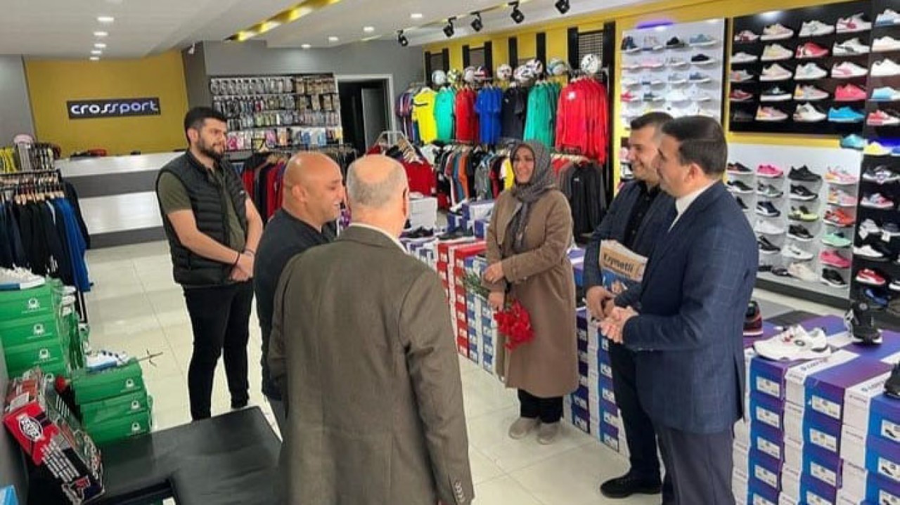 MECLİS ÜYELERİ KAPI KAPI GEZİYOR