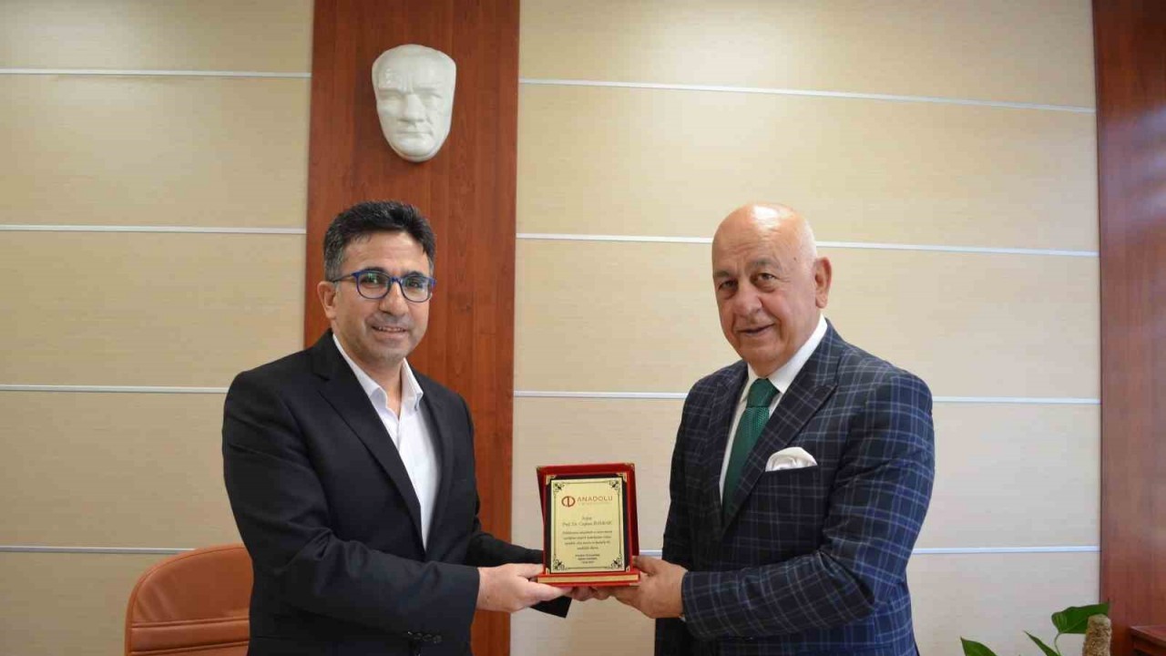 Prof. Dr. Coşkun Bayrak düzenlenen törenle emekli oldu
