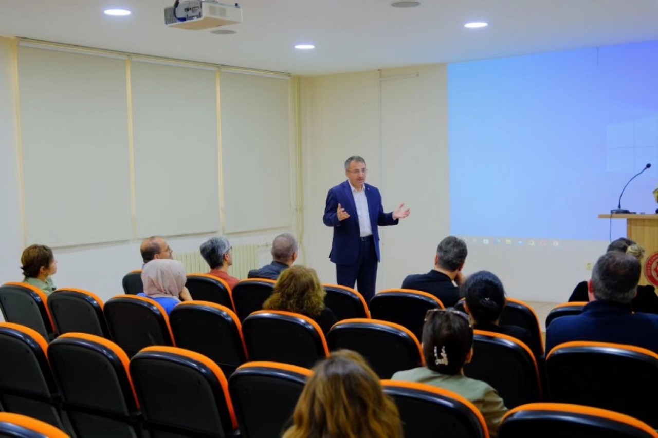 SAĞLIK ALANINDA ÇALIŞAN AKADEMİSYENLERİN AFET FARKINDALIKLARININ ARTIRILMASI” PROGRAMI BAŞLADI